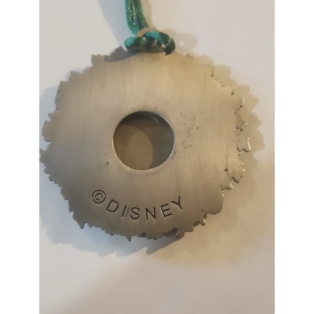 Happy Holidays Disney Vacation Club 2006 Wreath Ornament